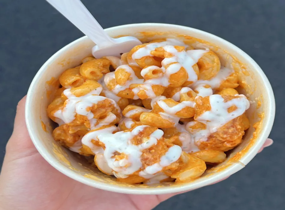 Buffalo Mac N Cheese Bowl