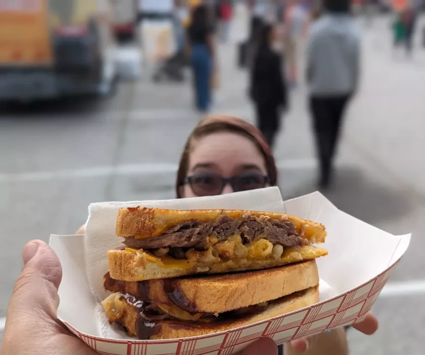 Stan Hansen - Cheddar, Pulled Pork, BBQ Sauce, Mac &amp; Cheese