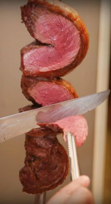 We offer rodizio catering style