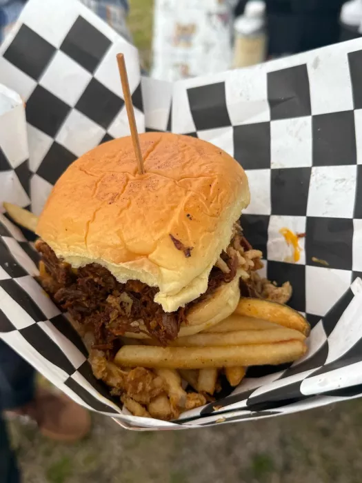 BBQ PULLED PORK COMBO