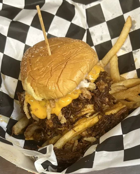 BBQ PULLED PORK SANDWICH